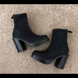 🔥Black platform sock heel boots.
